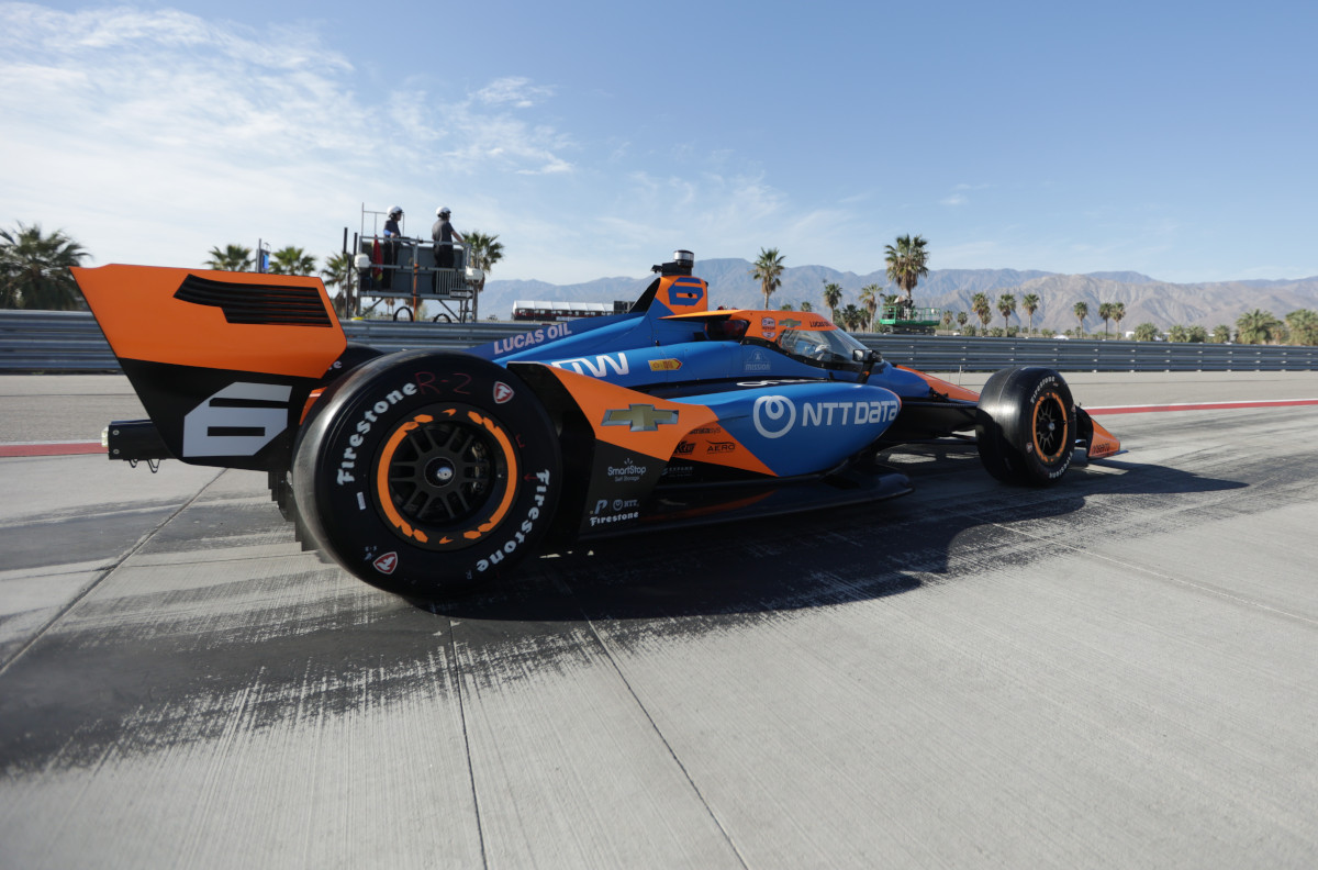 Ilott takes Arrow McLaren to the top in Thermal session three