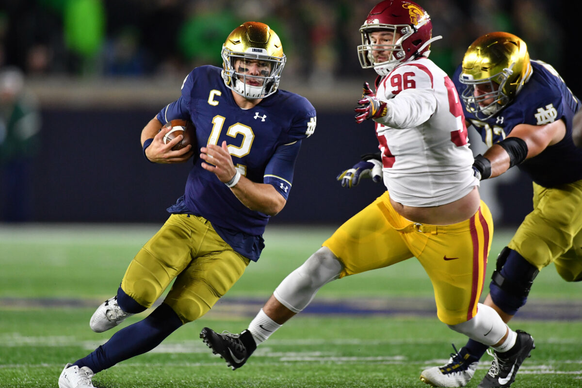 Notre Dame Football: Happy Birthday to Ian Book!