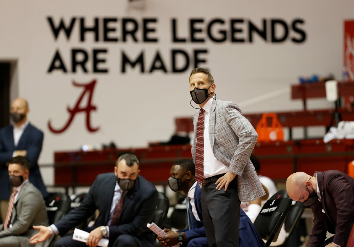 Former Alabama assistant basketball coach signs extension with Arkansas State