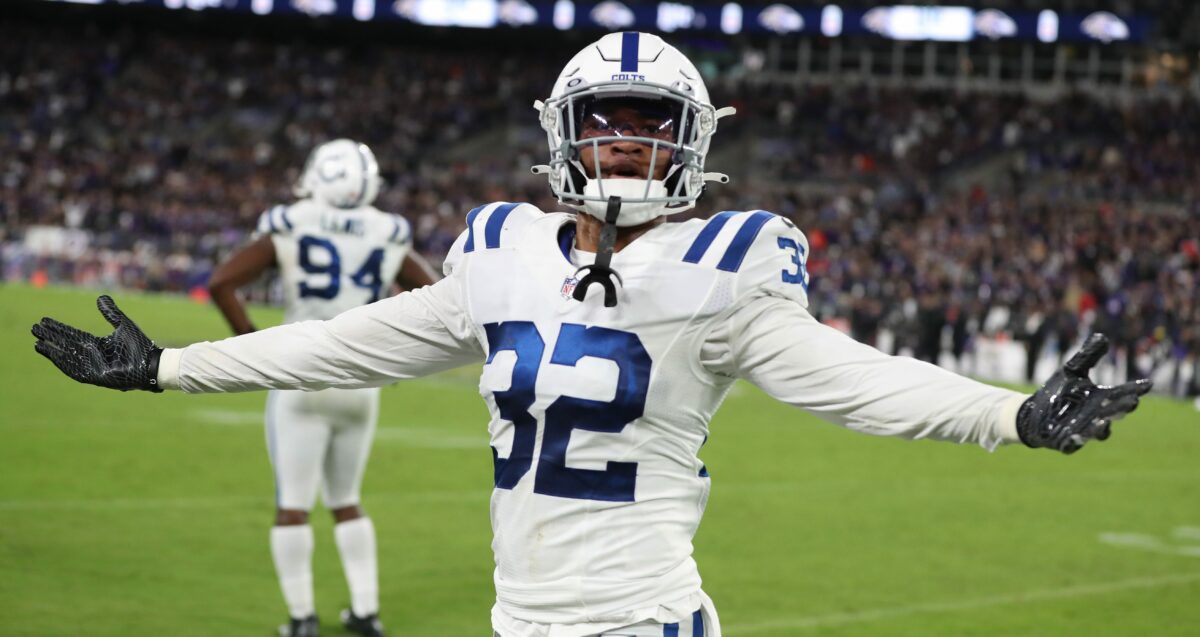 Colts re-engaging talks with free-agent Julian Blackmon