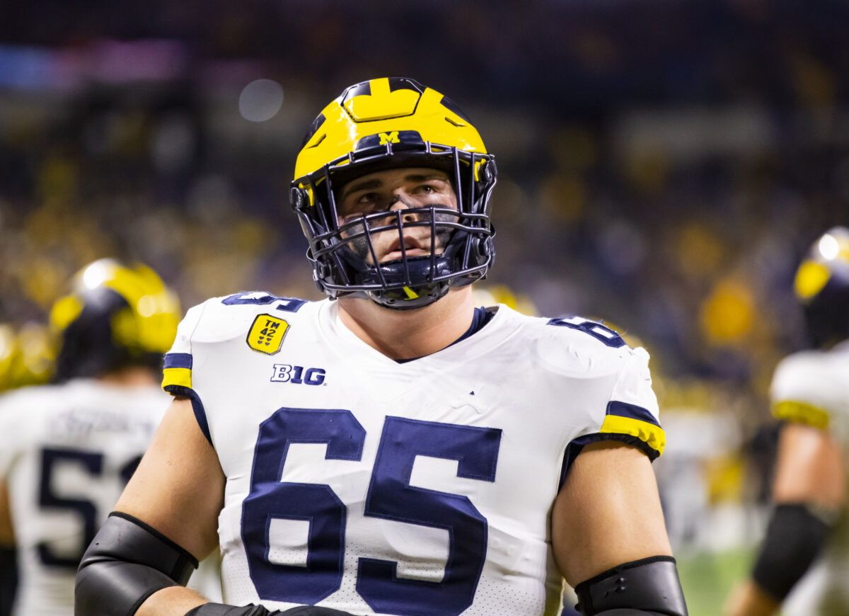 Packers to host top 30 pre-draft visit with Michigan OL Zak Zinter
