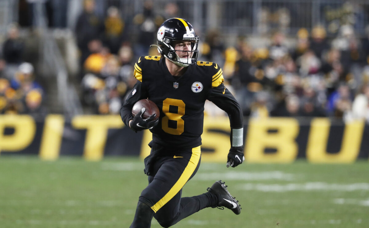 Steelers trading QB Kenny Pickett to Eagles