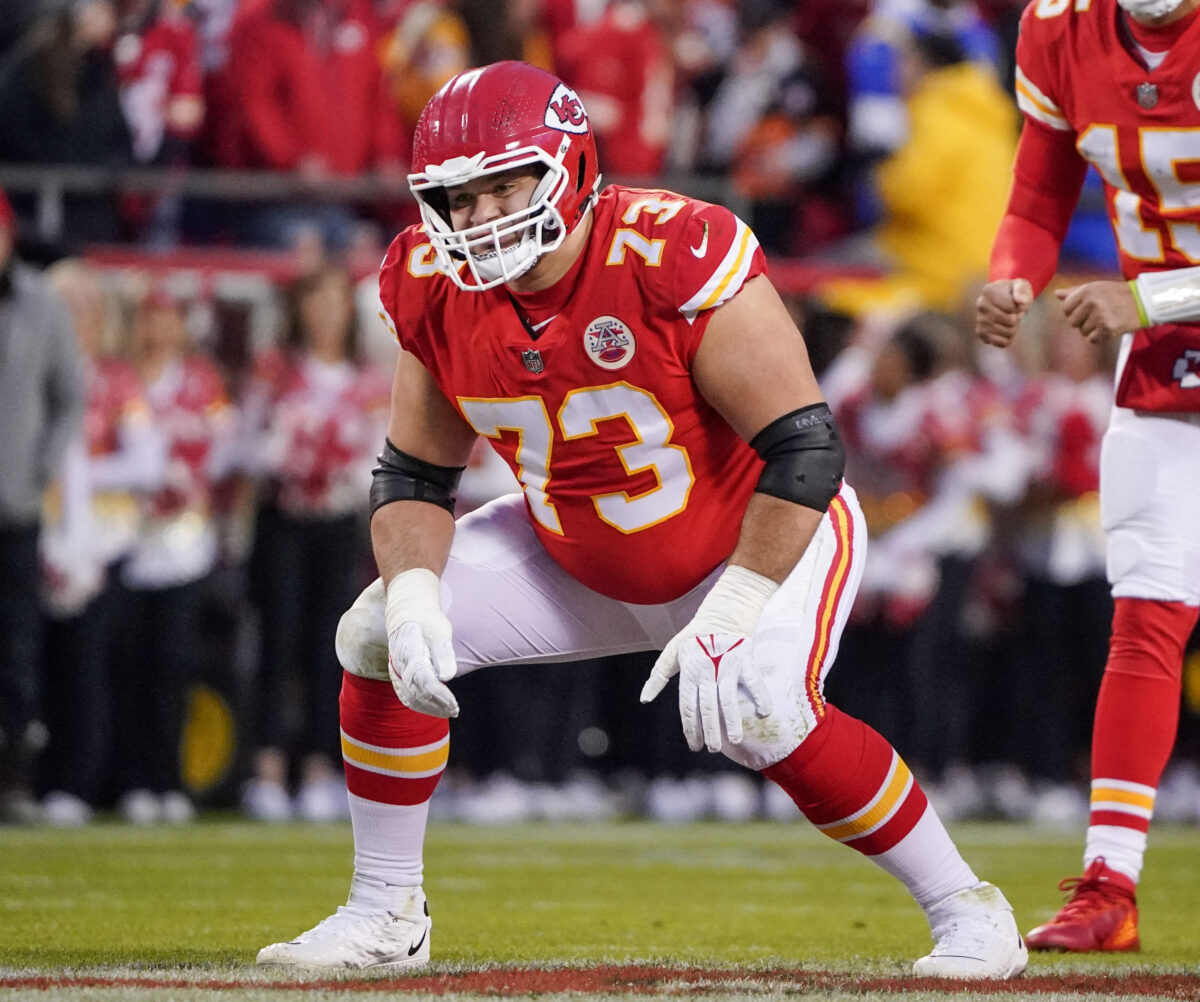 Commanders agree to terms with Chiefs guard Nick Allegretti