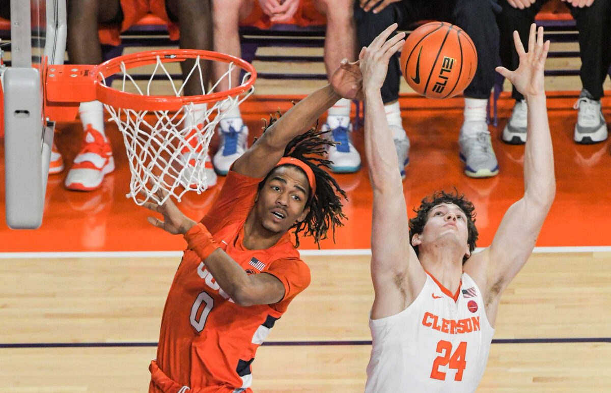 Clemson seniors power Tigers past Syracuse in home finale, 90-75