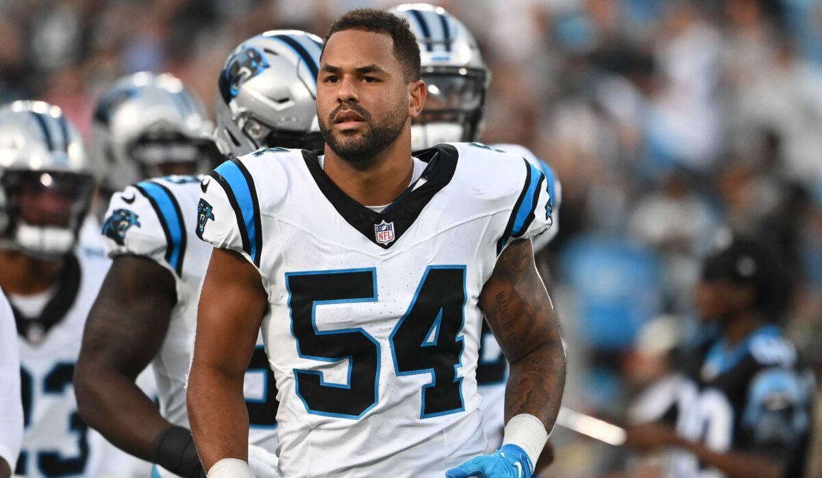 Former Panthers LB Kamu Grugier-Hill agrees to terms with Vikings