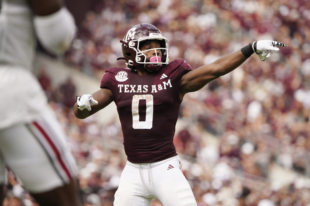 WATCH: Texas A&M WR Ainias Smith shows off his strength at the 2024 NFL Scouting Combine