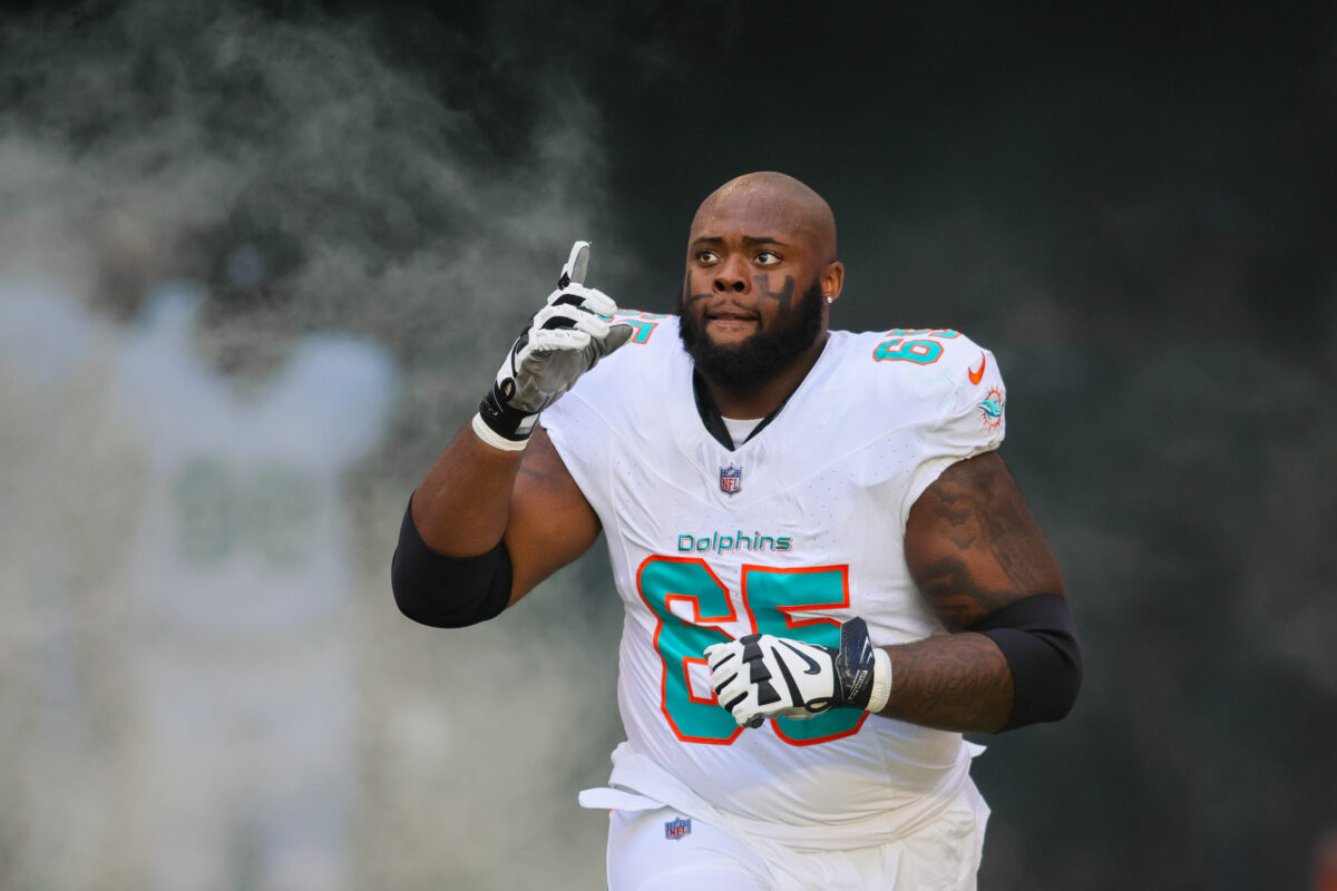 Breaking down the terms of Dolphins OL Robert Jones’ new contract