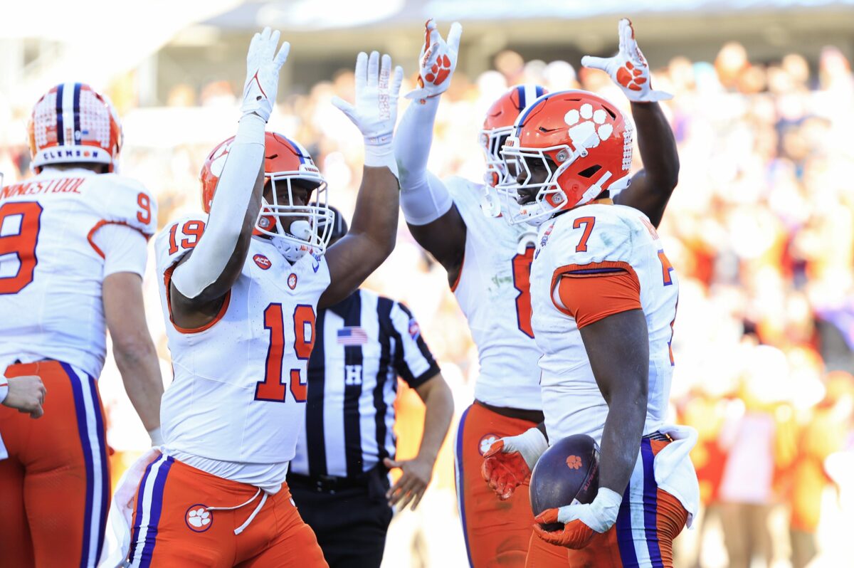 Clemson lands the No. 3 seed in this latest College Football Playoff prediction