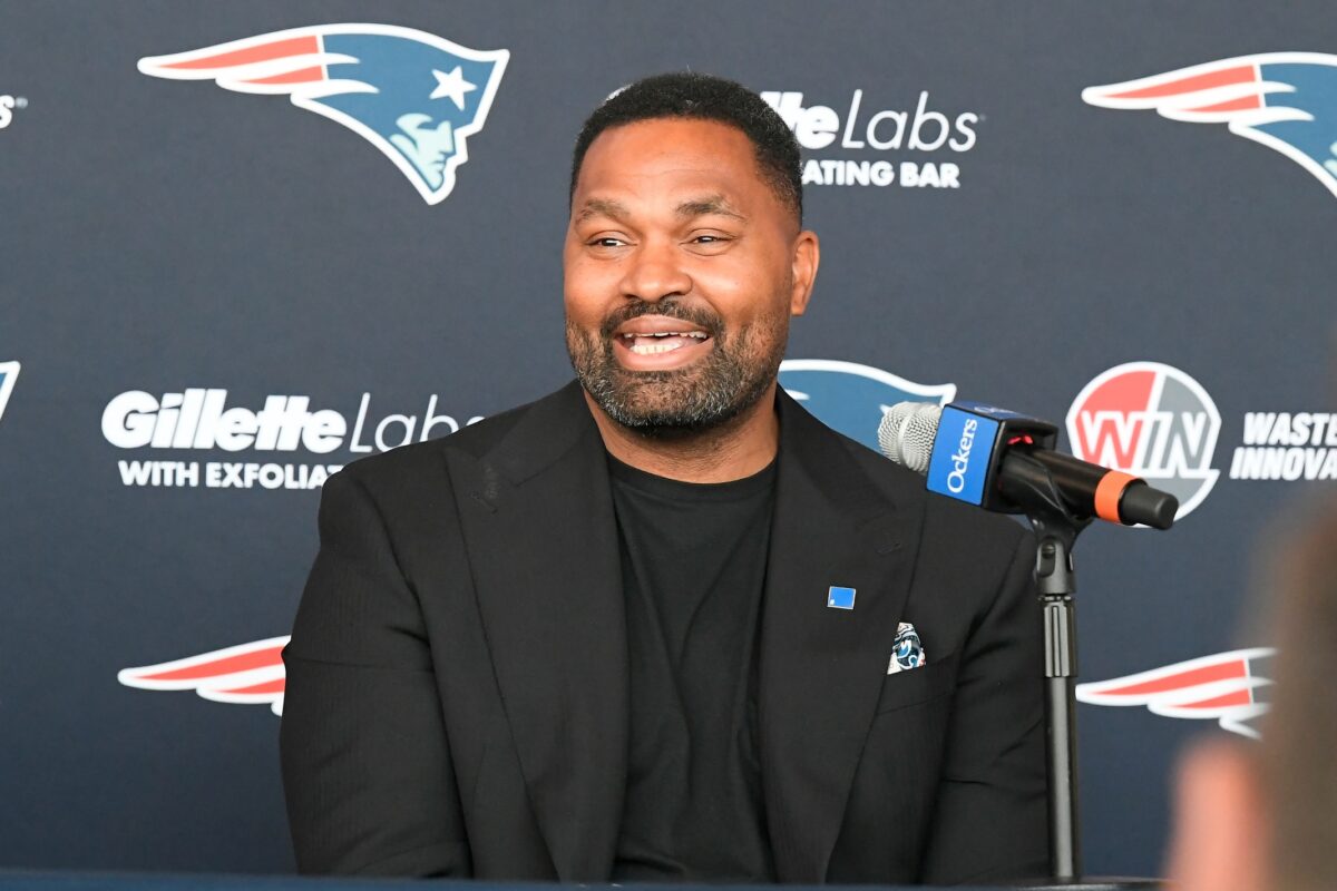 Jerod Mayo admits QB a priority, but Patriots will consider trade offers at No. 3