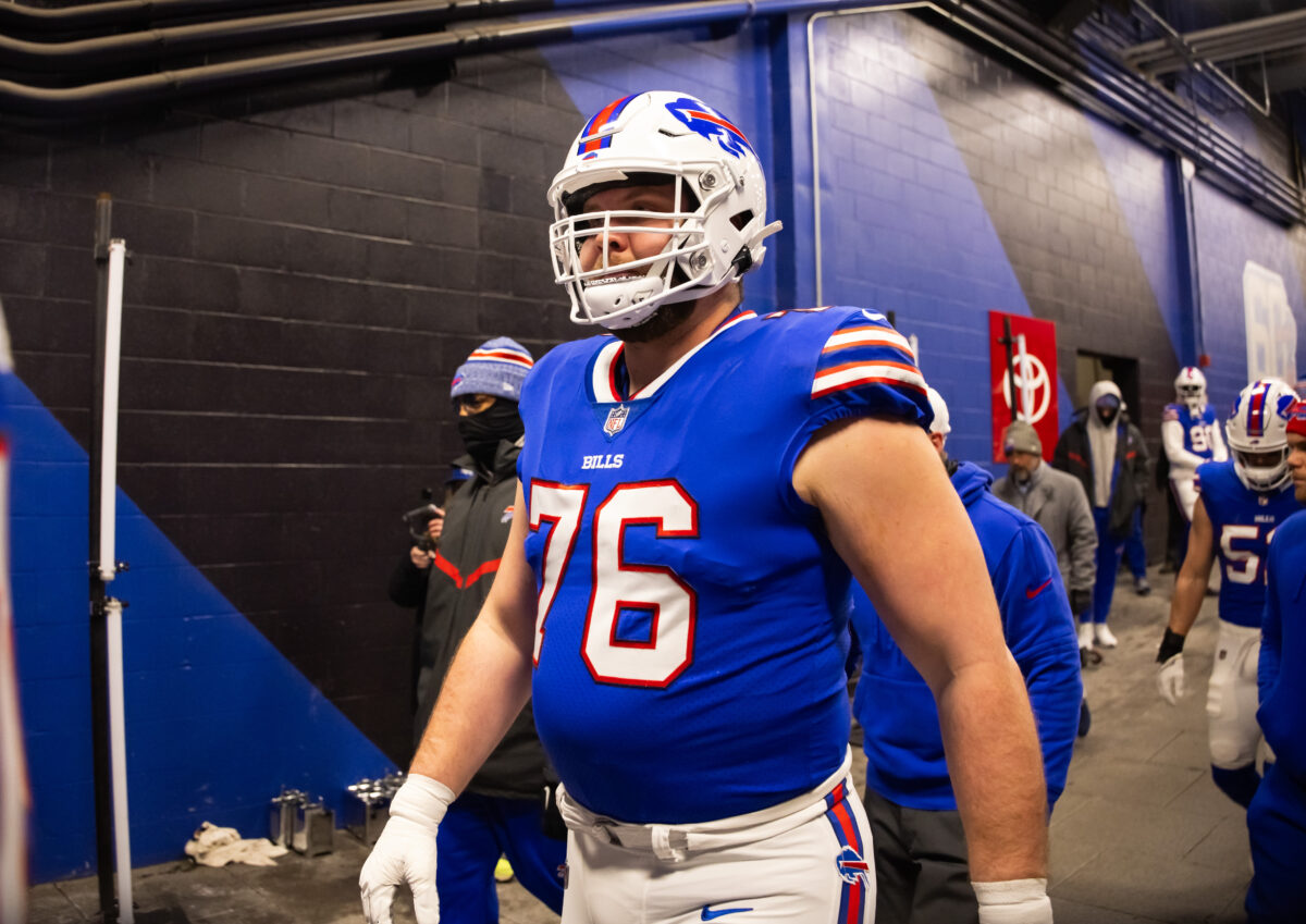 Buffalo Bills sign former Wisconsin offensive lineman to contract extension