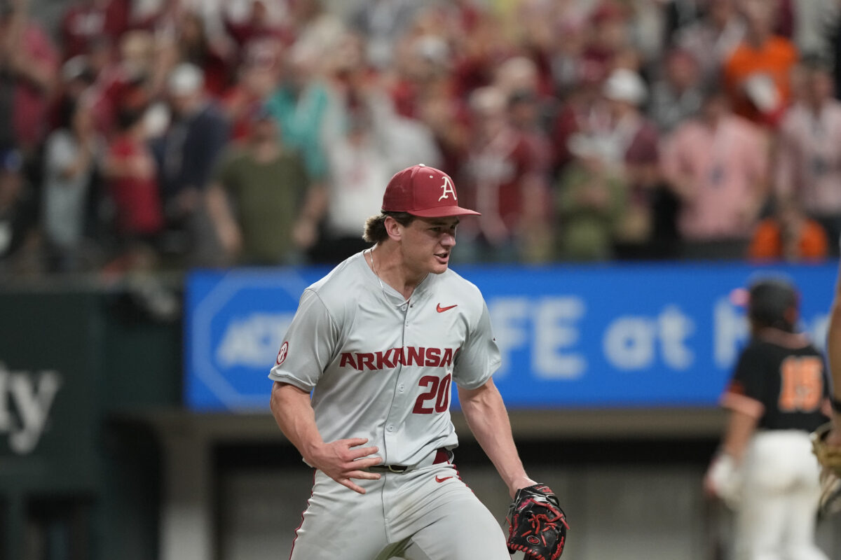 Arkansas baseball obliterates Tigers in SEC opener, winning final game 9-1