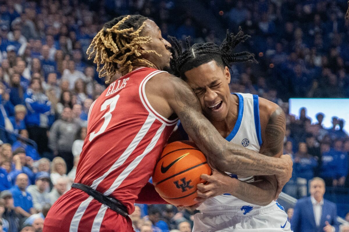 Arkansas falls to Kentucky in offensive explosion from both