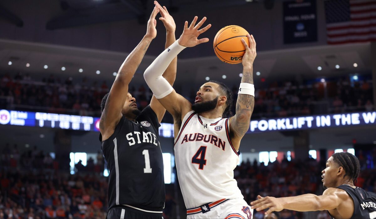 Georgia at Auburn odds, picks and predictions