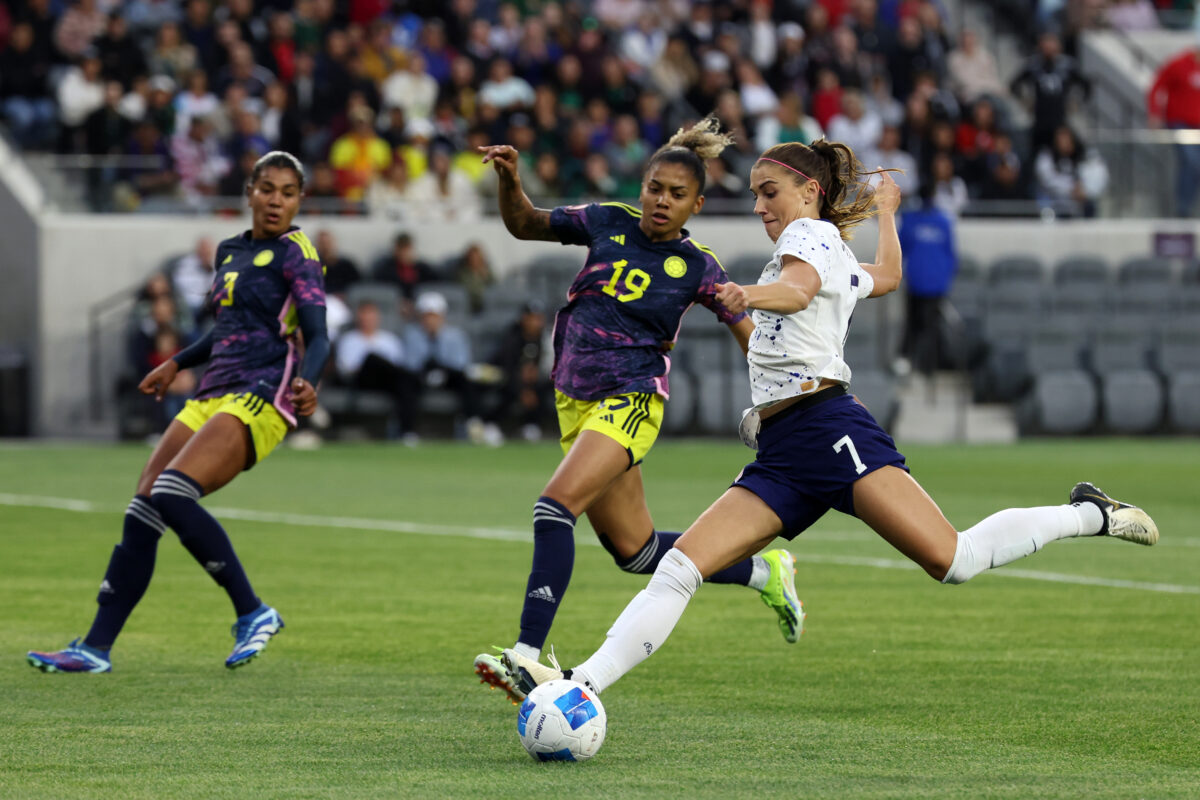 Alex Morgan clapped back at other players when the USWNT played Colombia, and fans couldn’t get enough of it