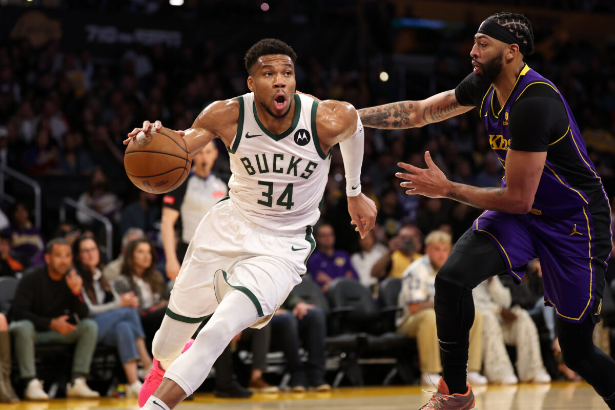 Los Angeles Lakers at Milwaukee Bucks odds, picks and predictions