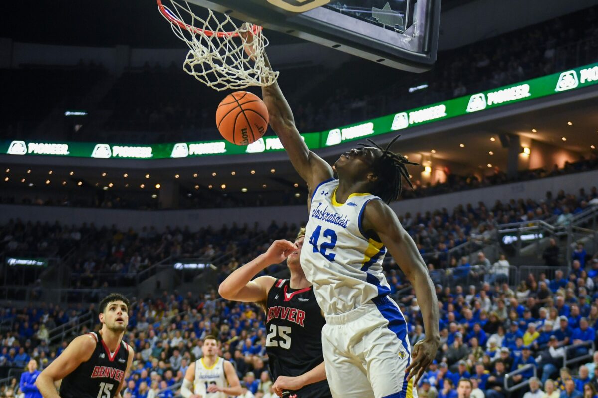 Wisconsin basketball in contact with South Dakota State transfer
