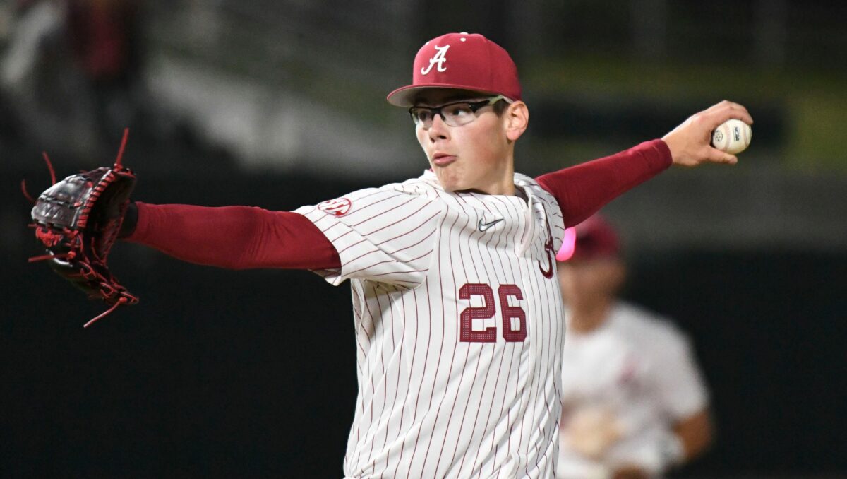 Alabama baseball defeats No. 5 Tennessee on Saturday night to even the series