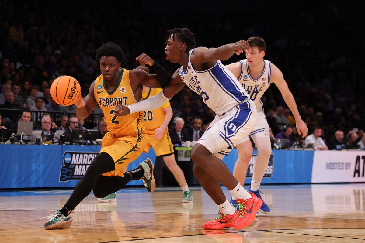 Mark Mitchell, Duke grind out 64-47 win over Vermont to advance to Round of 32