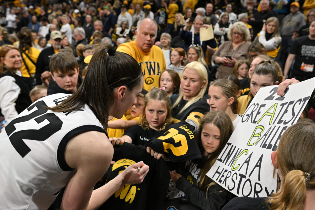 Caitlin Clark shares message to Iowa fans ahead of final Carver home game