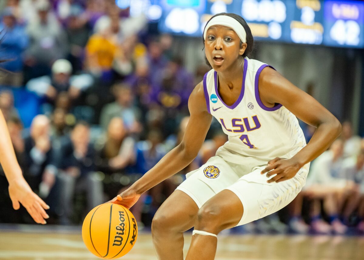 Flau’Jae Johnson explains how LSU women’s basketball stayed poised during comeback against Middle Tennessee