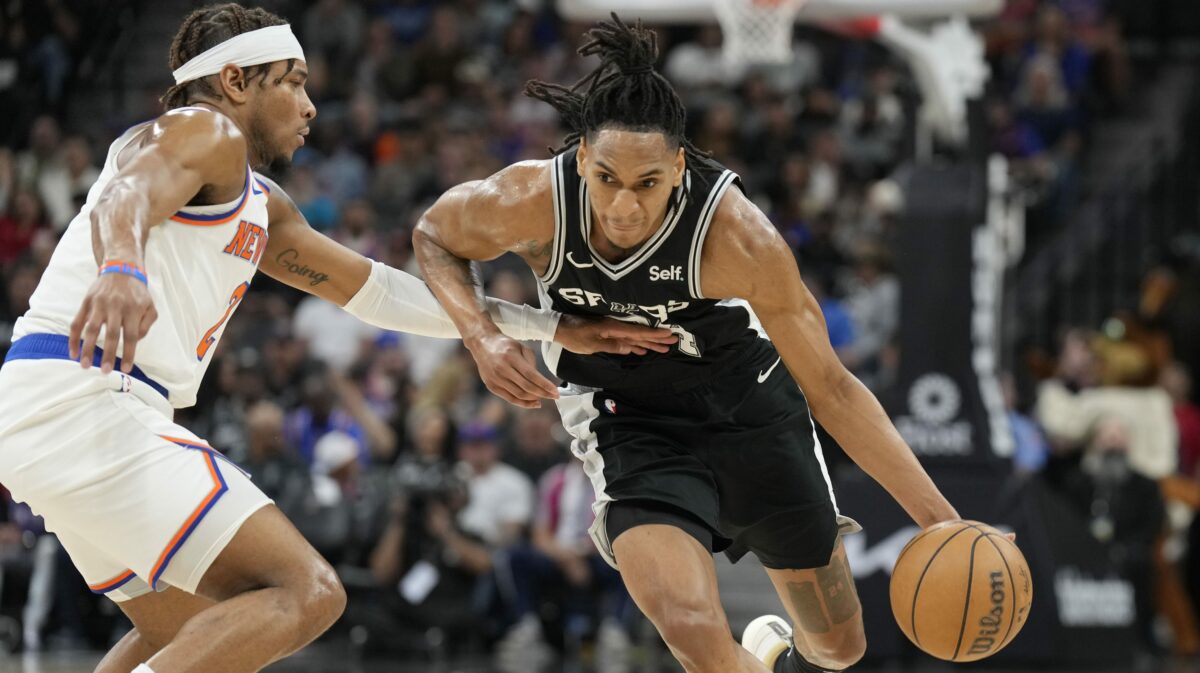 Devin Vassell breaks down moments before Spurs win over Knicks