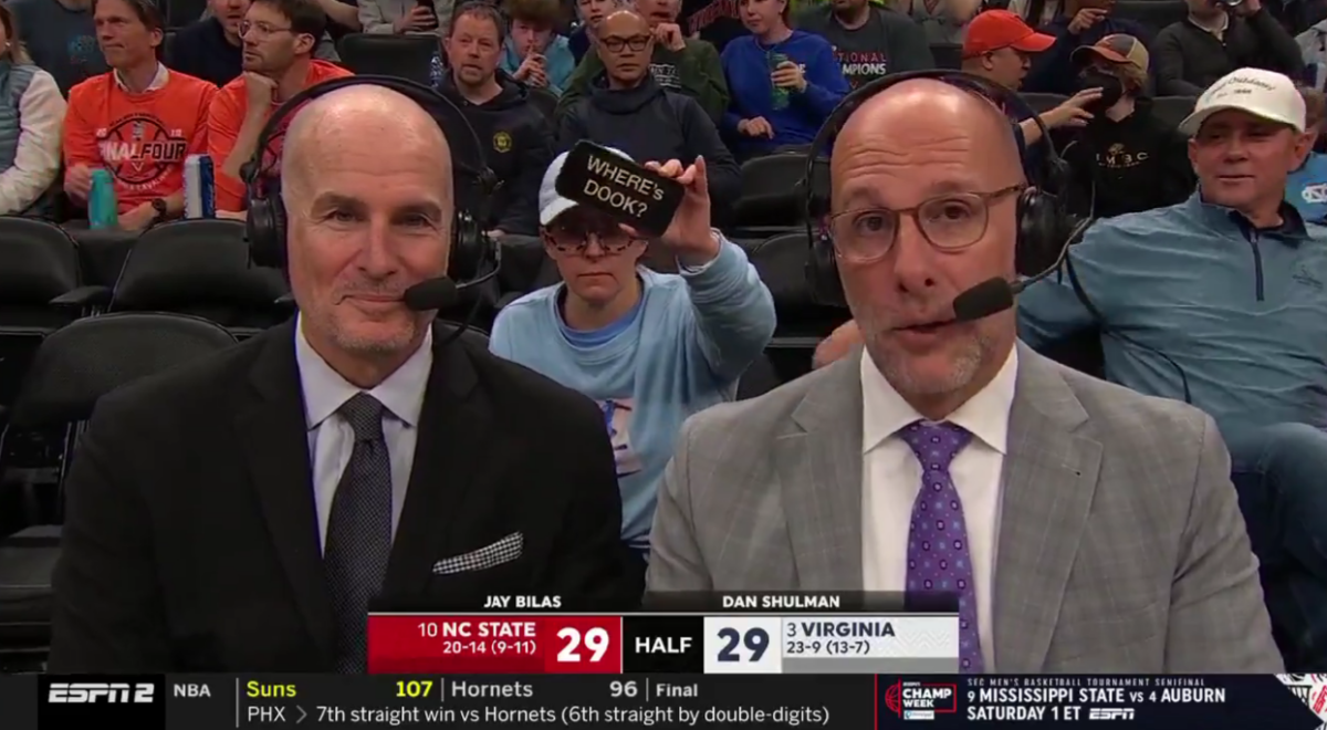 A North Carolina fan hilariously held up a ‘Where’s Dook?’ sign behind Jay Bilas during ESPN broadcast