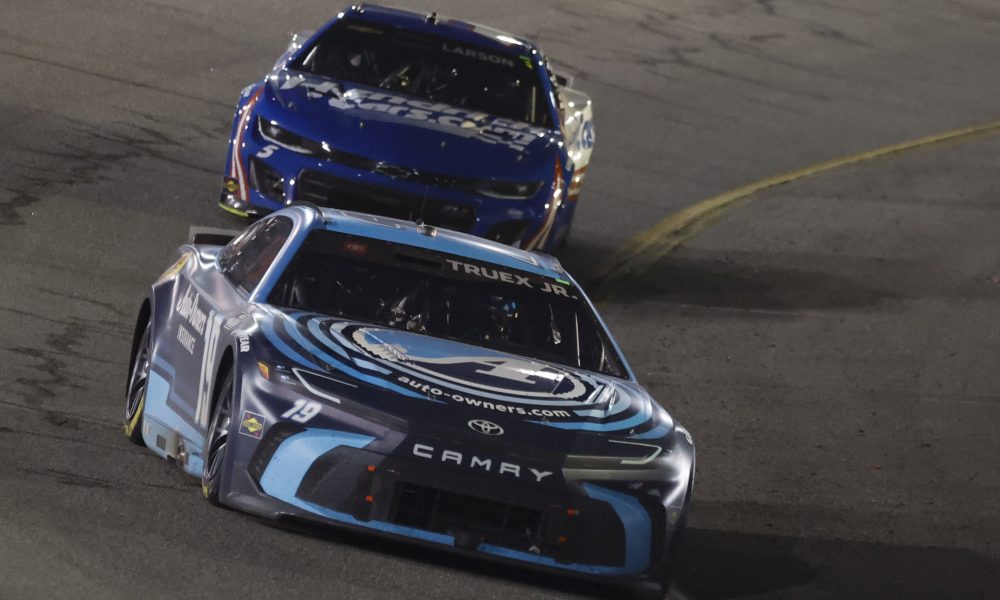 Larson has no hard feelings towards Truex after overtime clashes