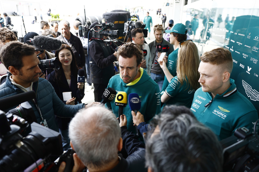 Alonso penalty proves divisive among drivers at Suzuka