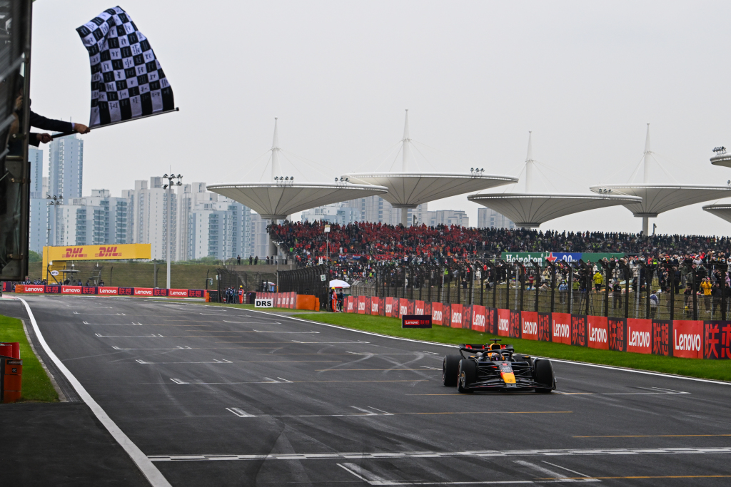 Verstappen untouchable in China