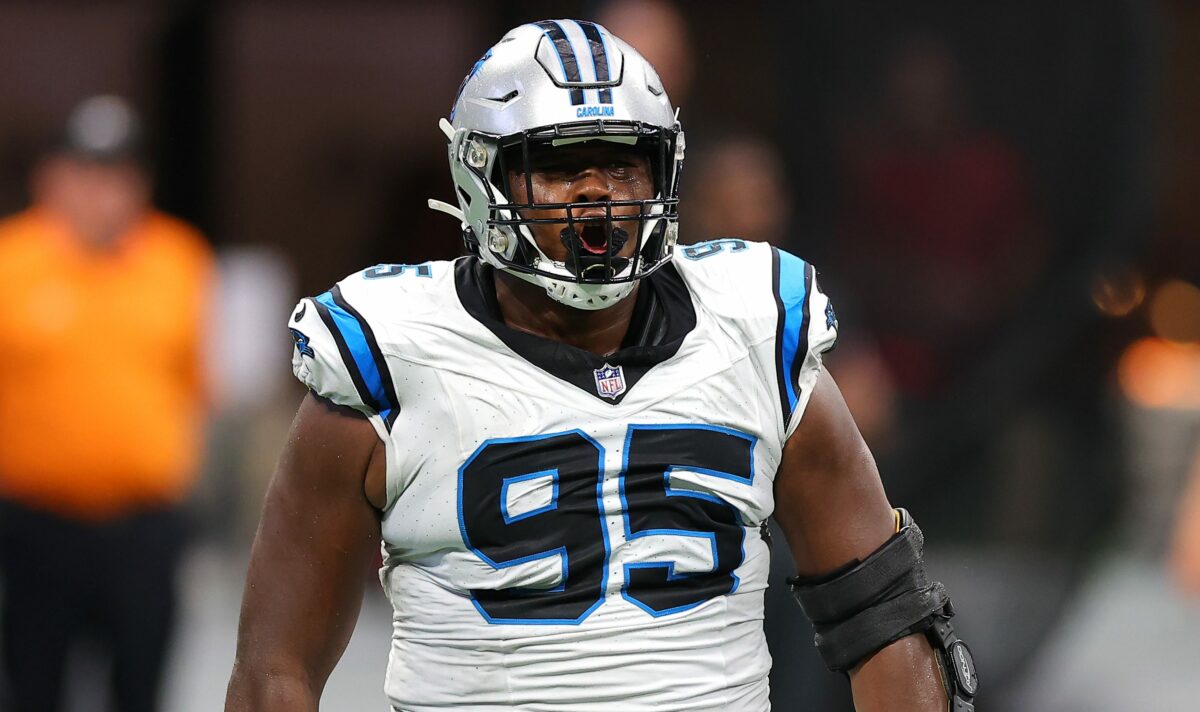 Panthers DT Derrick Brown officially signs 4-year extension on Monday