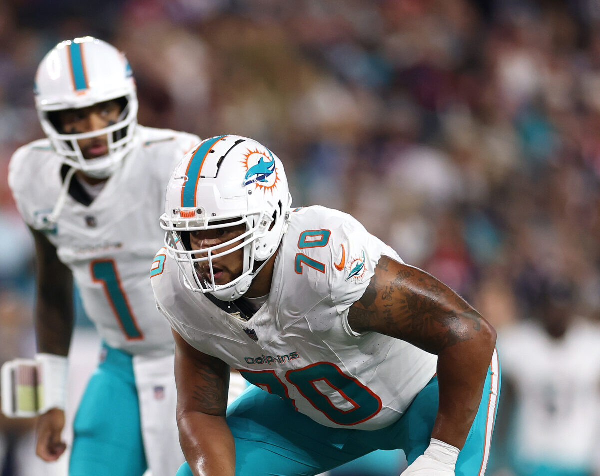 Dolphins reportedly bringing back OL Kendall Lamm on 1-year deal