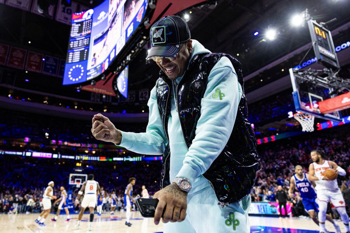 LOOK: Allen Iverson celebrates Sixers’ win vs. Knicks and other pictures of the day in the NBA