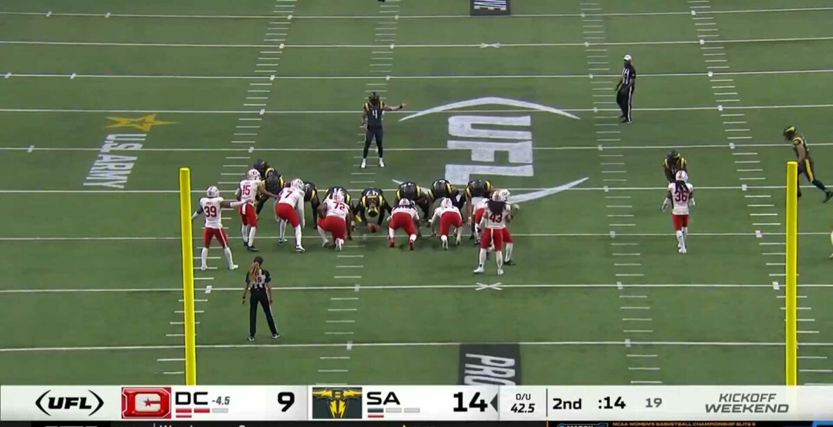 UFL punter Brad Wing threw a 40-yard touchdown to a lineman for an absolutely wild trick play