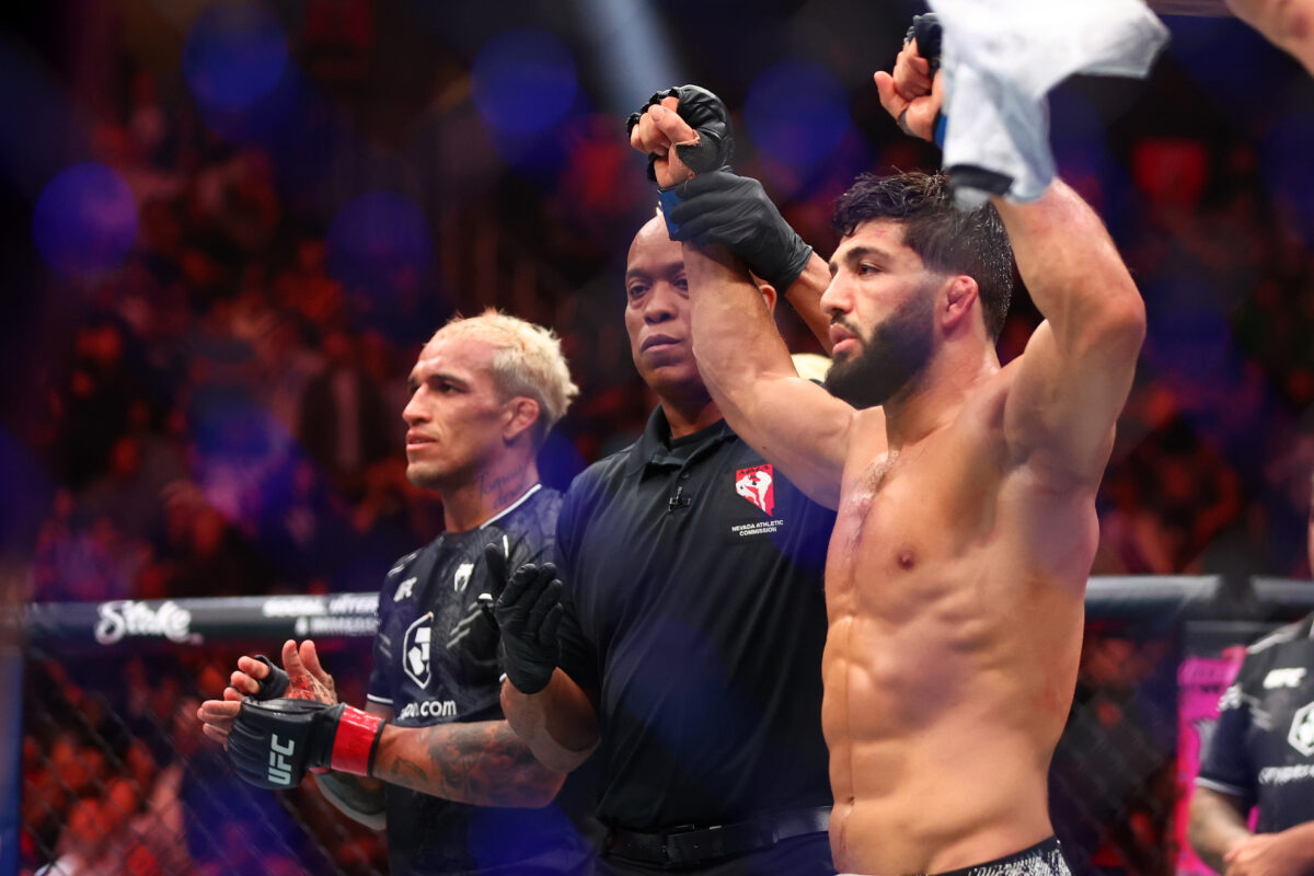 Arman Tsarukyan says UFC 300 judge apologized for scoring fight in Charles Oliveira’s favor