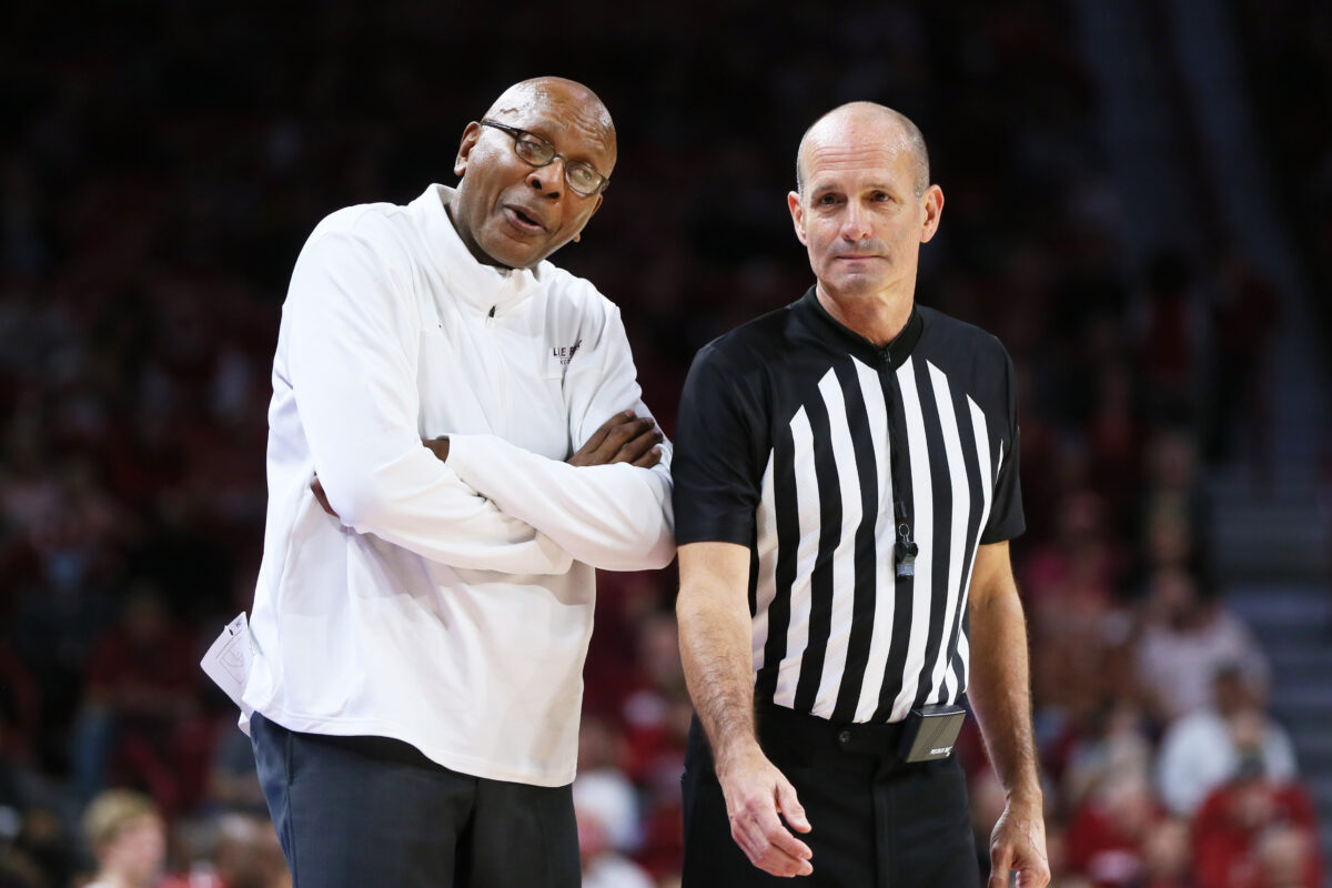 Report: Arkansas to interview Chris Jans, Darrell Walker for basketball coaching job