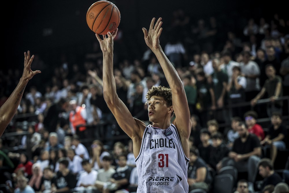 Tidjane Salaün, a projected first-round pick from France, declares for NBA draft