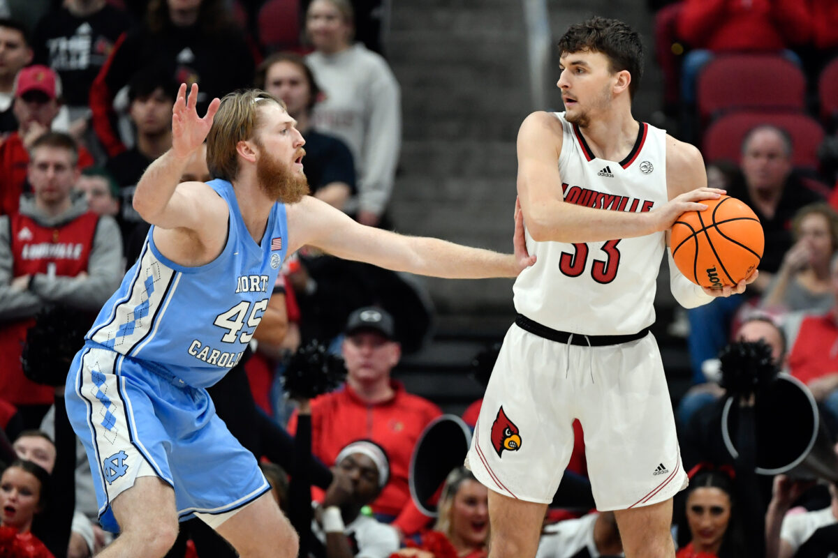 Wisconsin basketball one of two Big Ten programs to land visit with top transfer SF Matt Cross