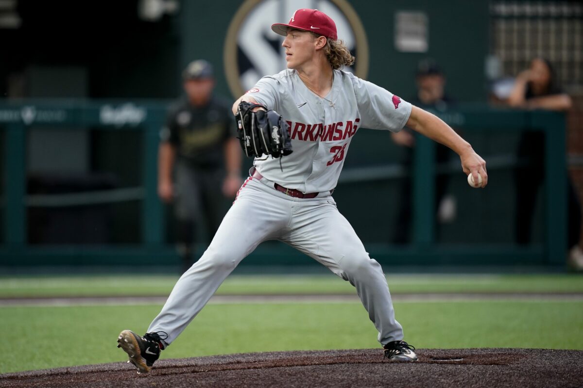 Arkansas wins pitchers duel with South Carolina in series opener