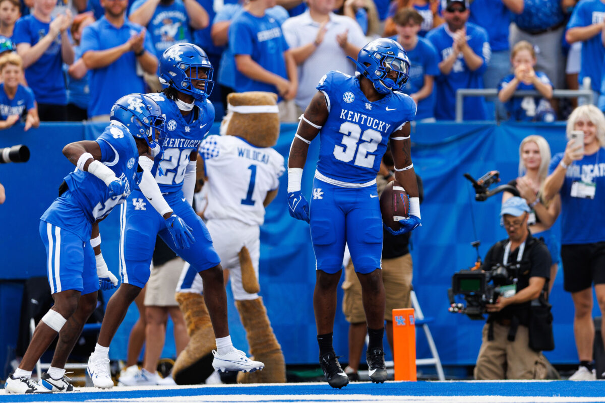 Kentucky linebacker Trevin Wallace hosted by Green Bay Packers on pre draft visit