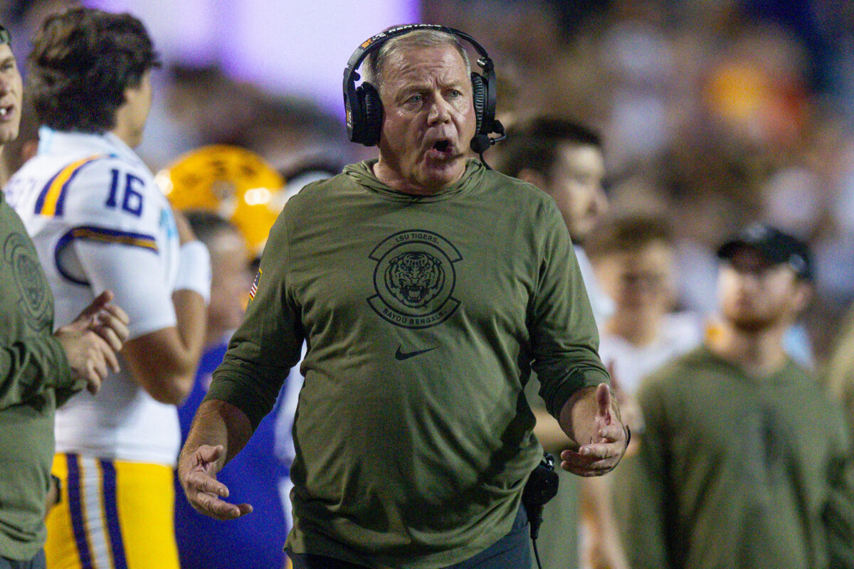 Brian Kelly asked Packers head coach Matt LaFleur for advice on college football’s new headsets
