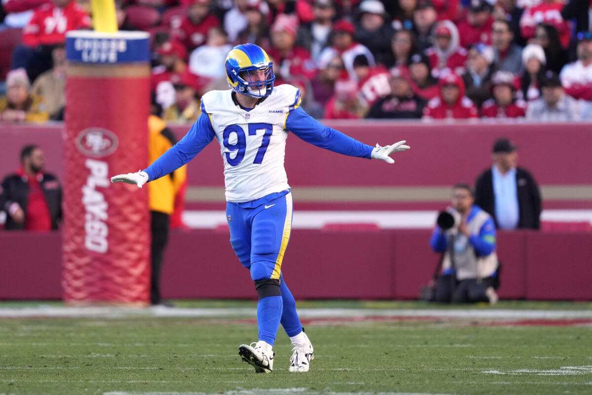Michael Hoecht signs RFA tender to remain with Rams for 2024