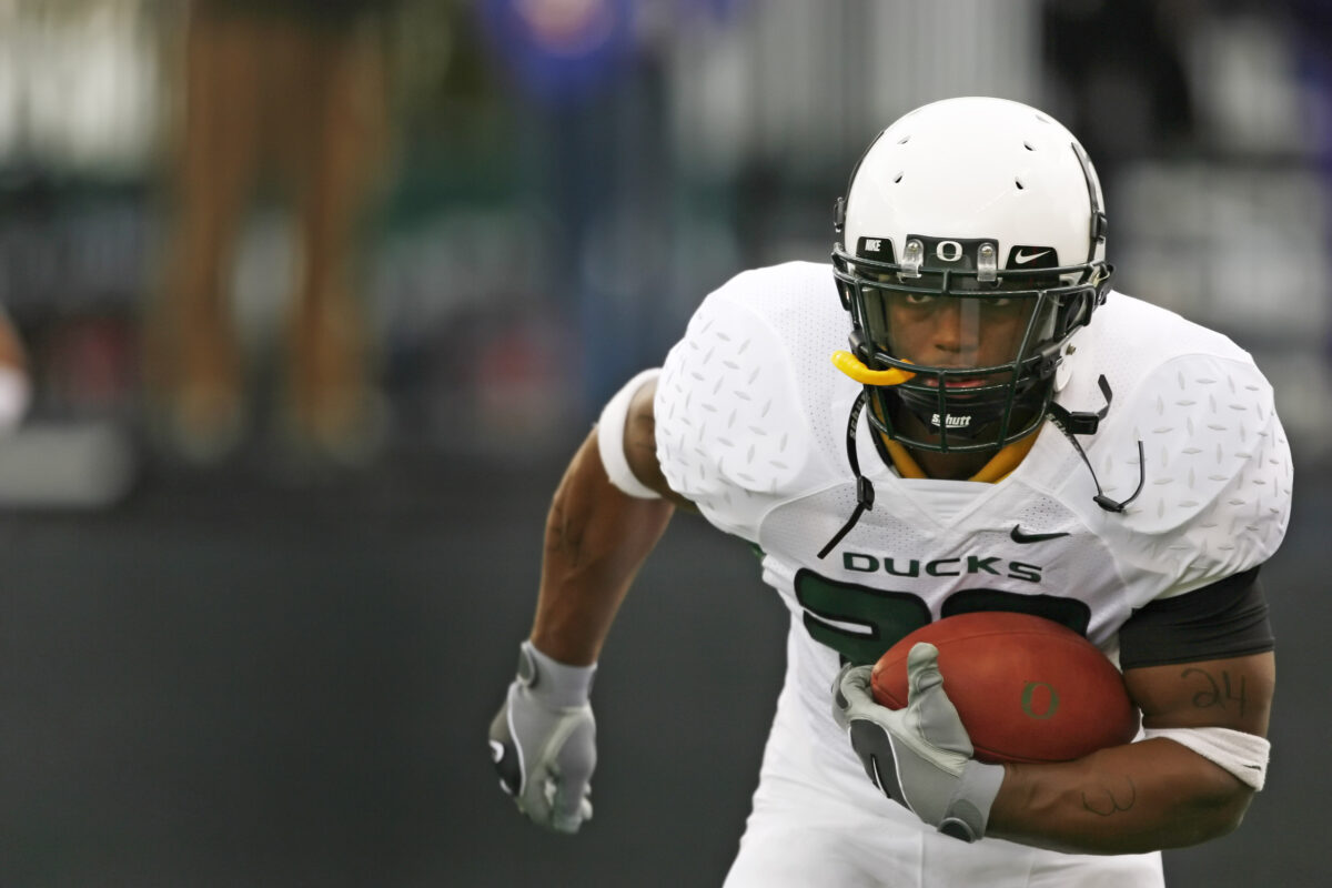 Jonathan Stewart reveals his favorite Oregon Duck uniform of all time