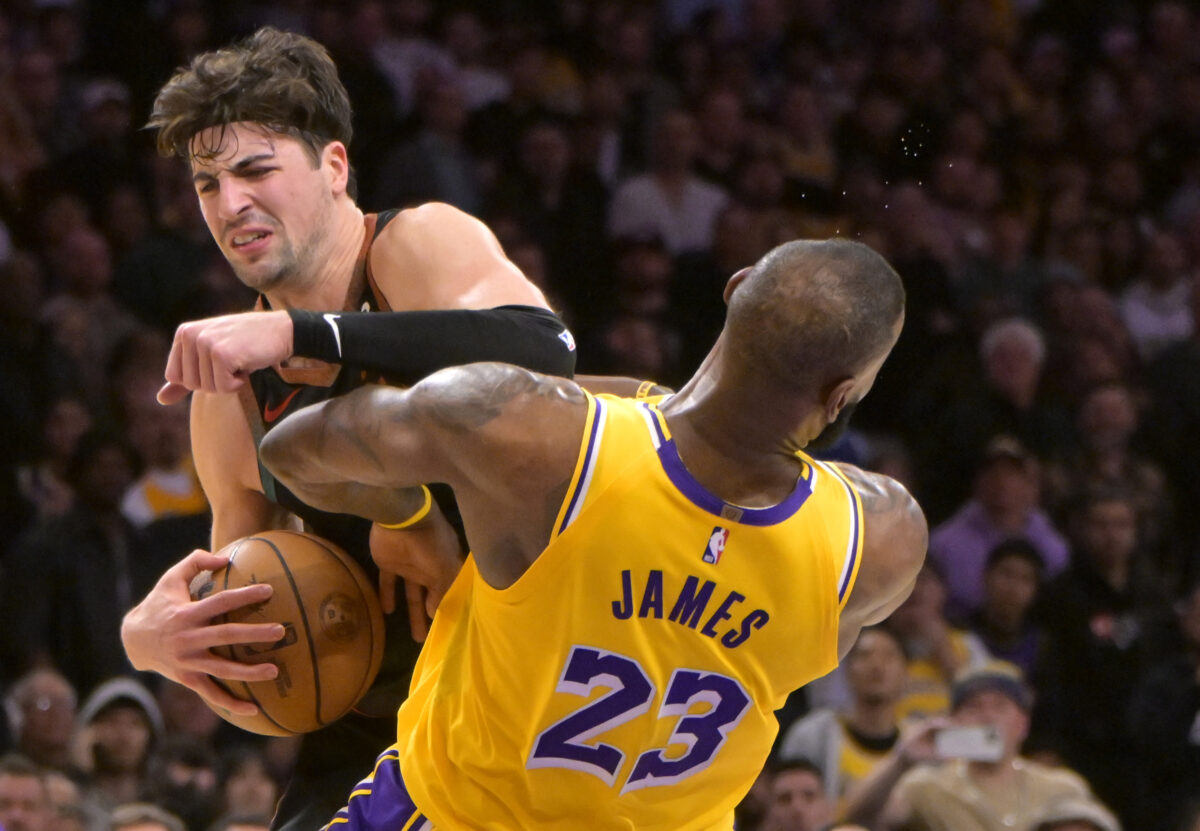 Los Angeles Lakers at Washington Wizards odds, picks and predictions