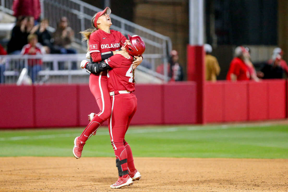 Sooners open series with 8-0 run-rule win over the Houston Cougars