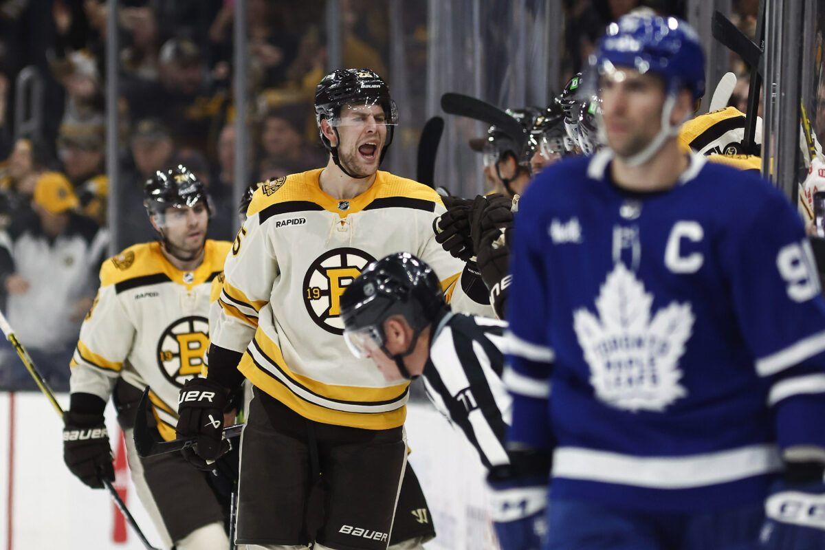 Toronto Maple Leafs at Boston Bruins Game 1 odds, picks and predictions