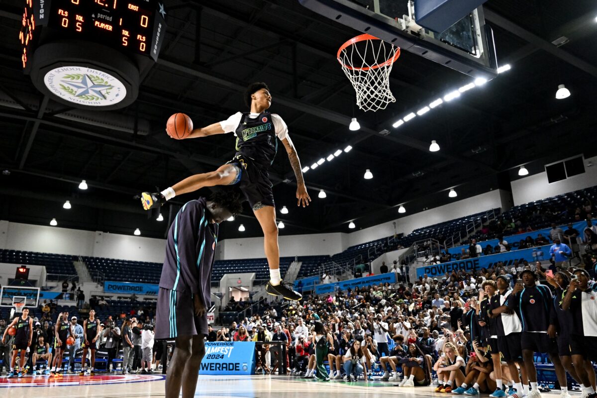 Watch as Jalil Bethea puts on a show at the Powerade Jam Fest Dunk Contest