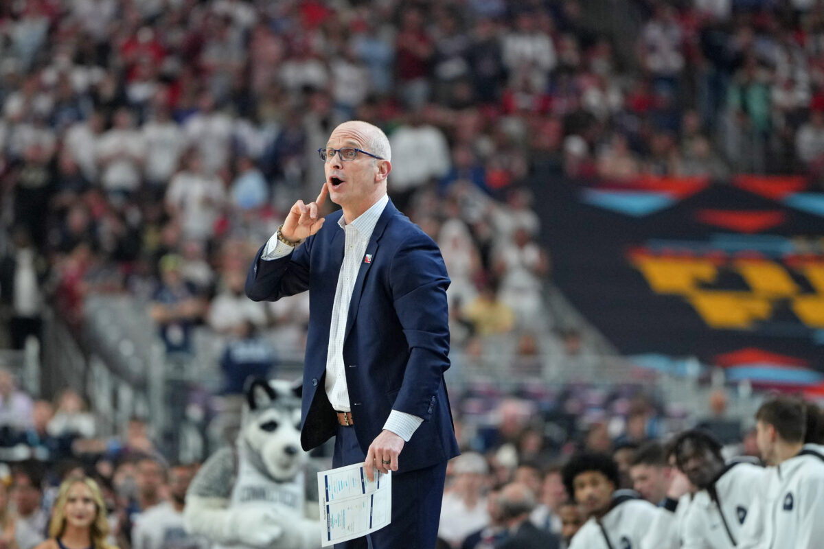 Kentucky is rumored to make a massive offer to Connecticut’s Dan Hurley