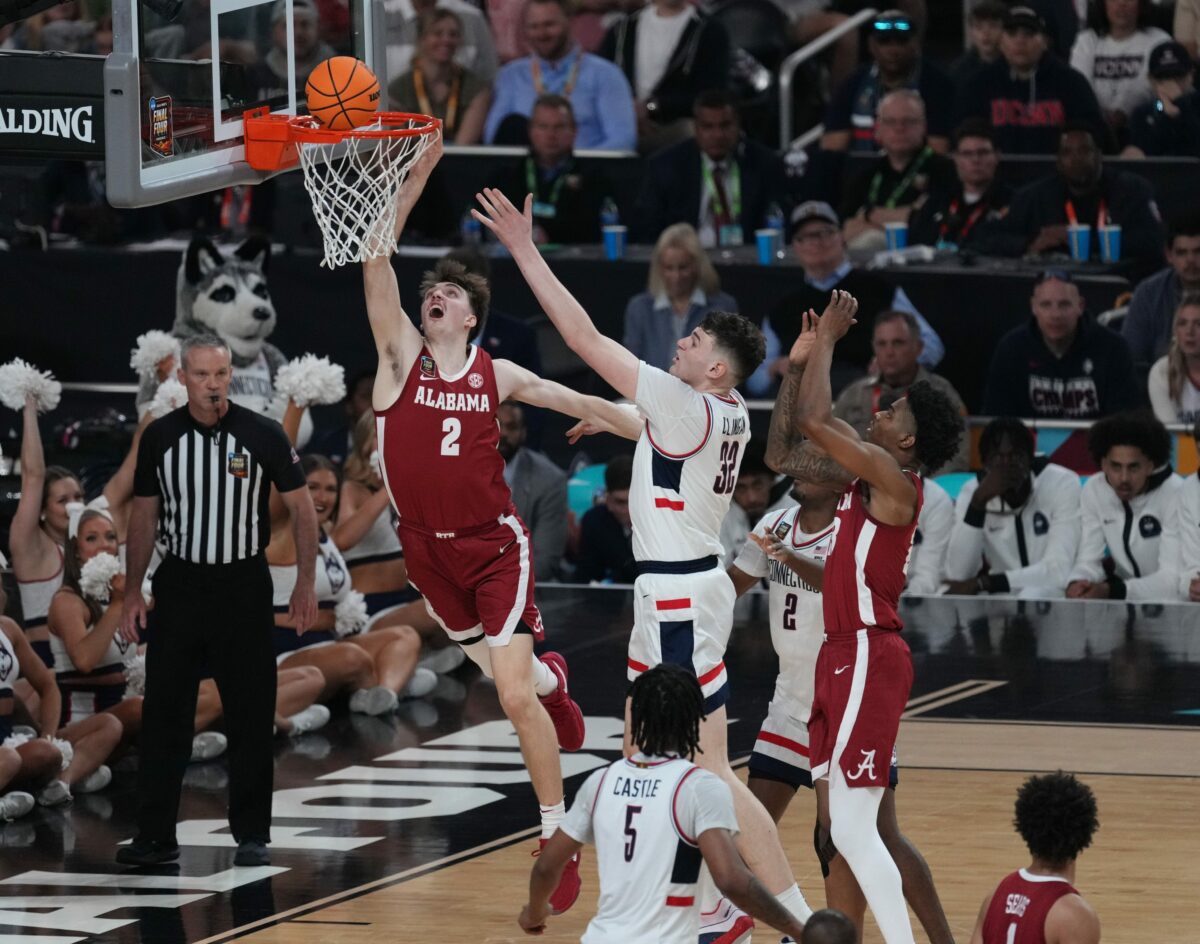 Top images from Alabama’s battle against UConn in the Final Four