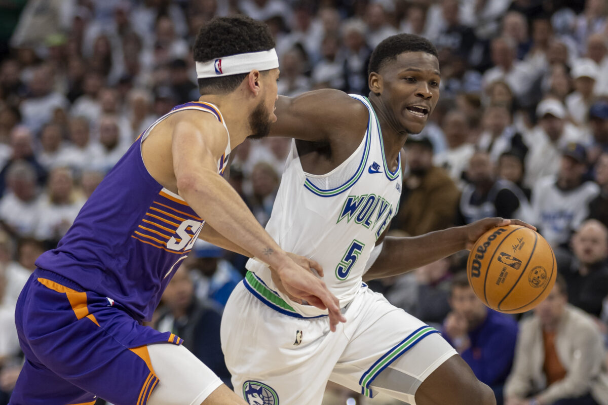 Phoenix Suns at Minnesota Timberwolves Game 2 odds, picks and predictions