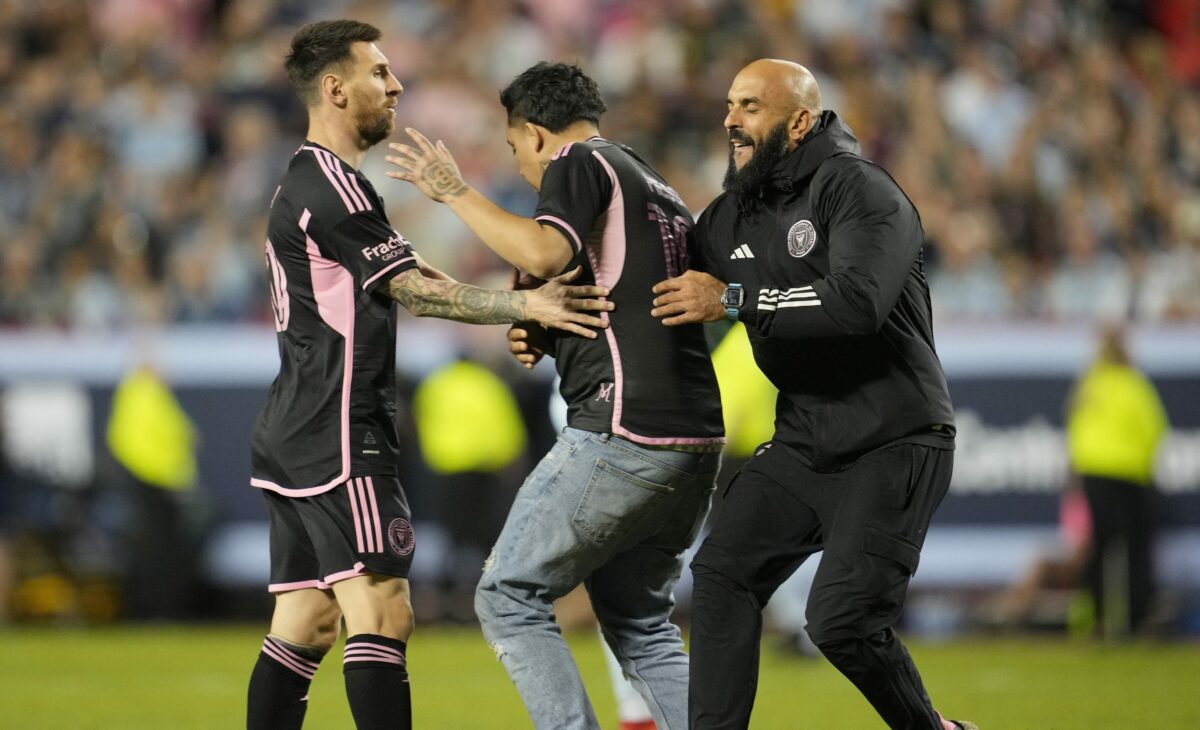 Messi’s bodyguard shows sprinter speed to eliminate pitch invader